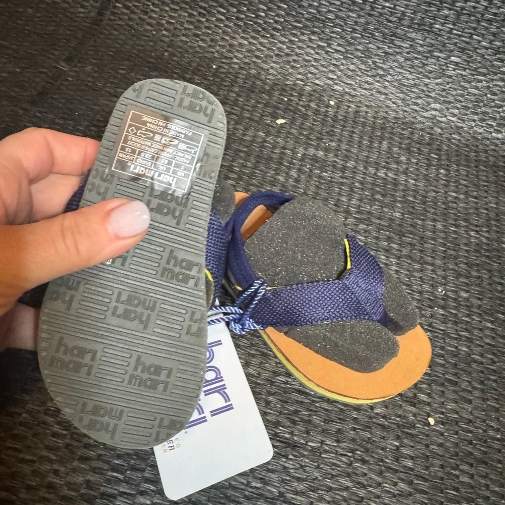 NWT Hari Mari Brazos Flip-Flops Sandals